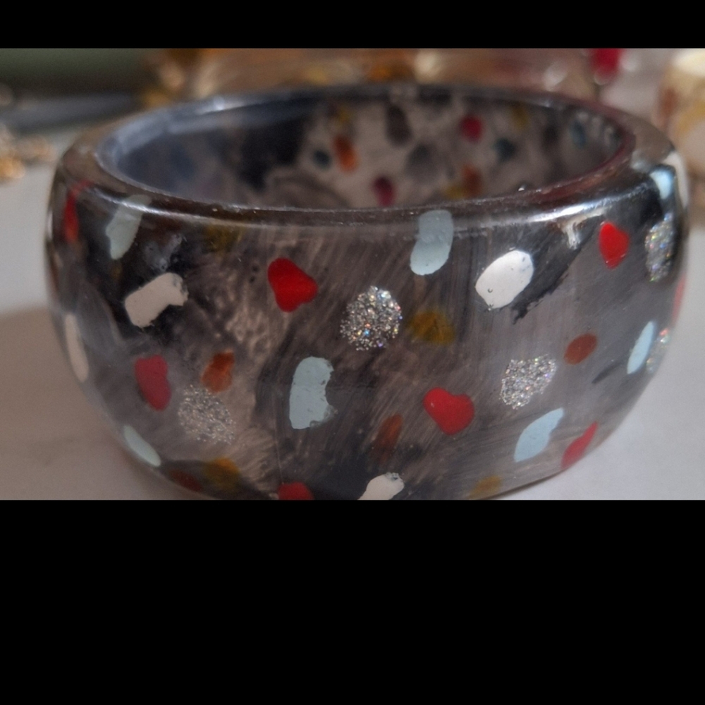 Vintage lucite chunky confetti  bangle bracelet for women